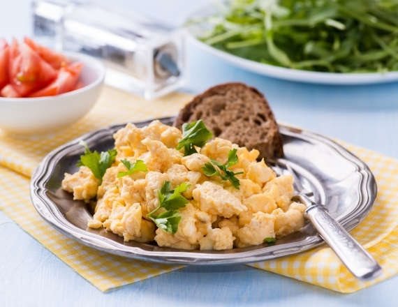 חביתה ארוחת בוקר ביצה ביצים חלבון