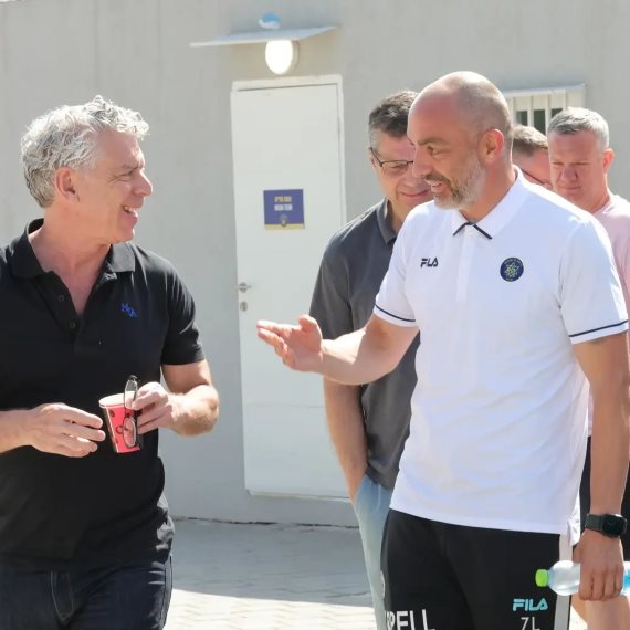 מיץ' גולדהאר וז'ארו לאזטיץ'