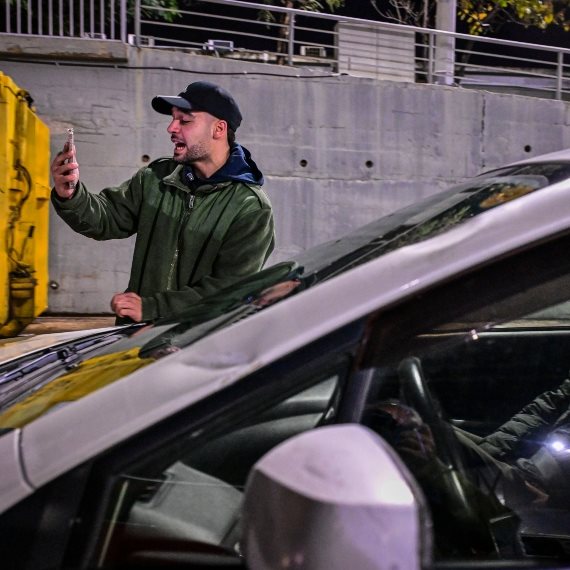 מרדכי דוד חוסם את אהרן ברק