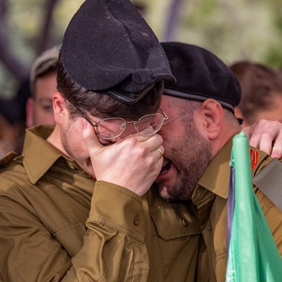 חיילים ביום הזיכרון לחללי מערכות ישראל